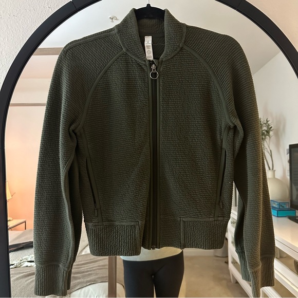 Lululemon On Repeat Bomber in Forest Green 2 NWOT - Picture 14 of 15